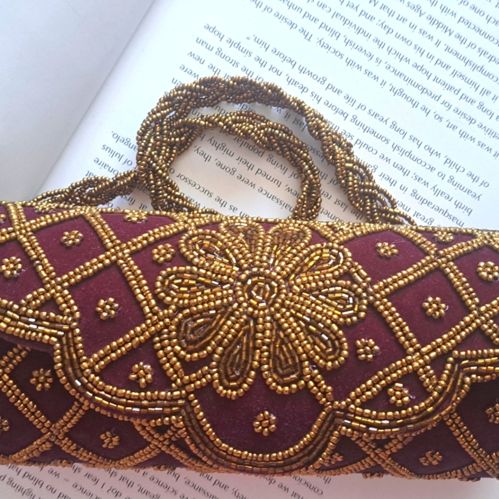 Burdau Tube Velvet And Gold Bead Eveing Purse - Picture 2 of 12